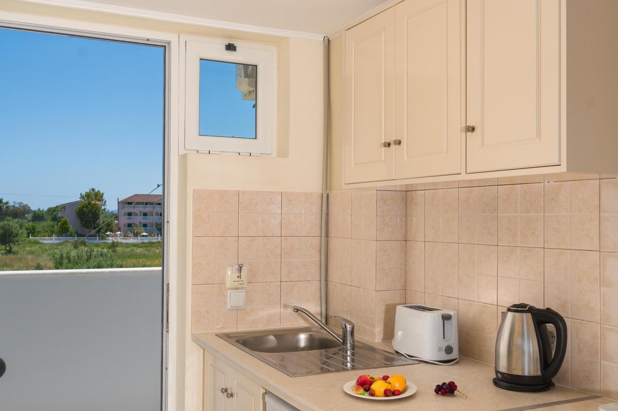 Manousis Aparthotel Tsilivi  Exterior photo