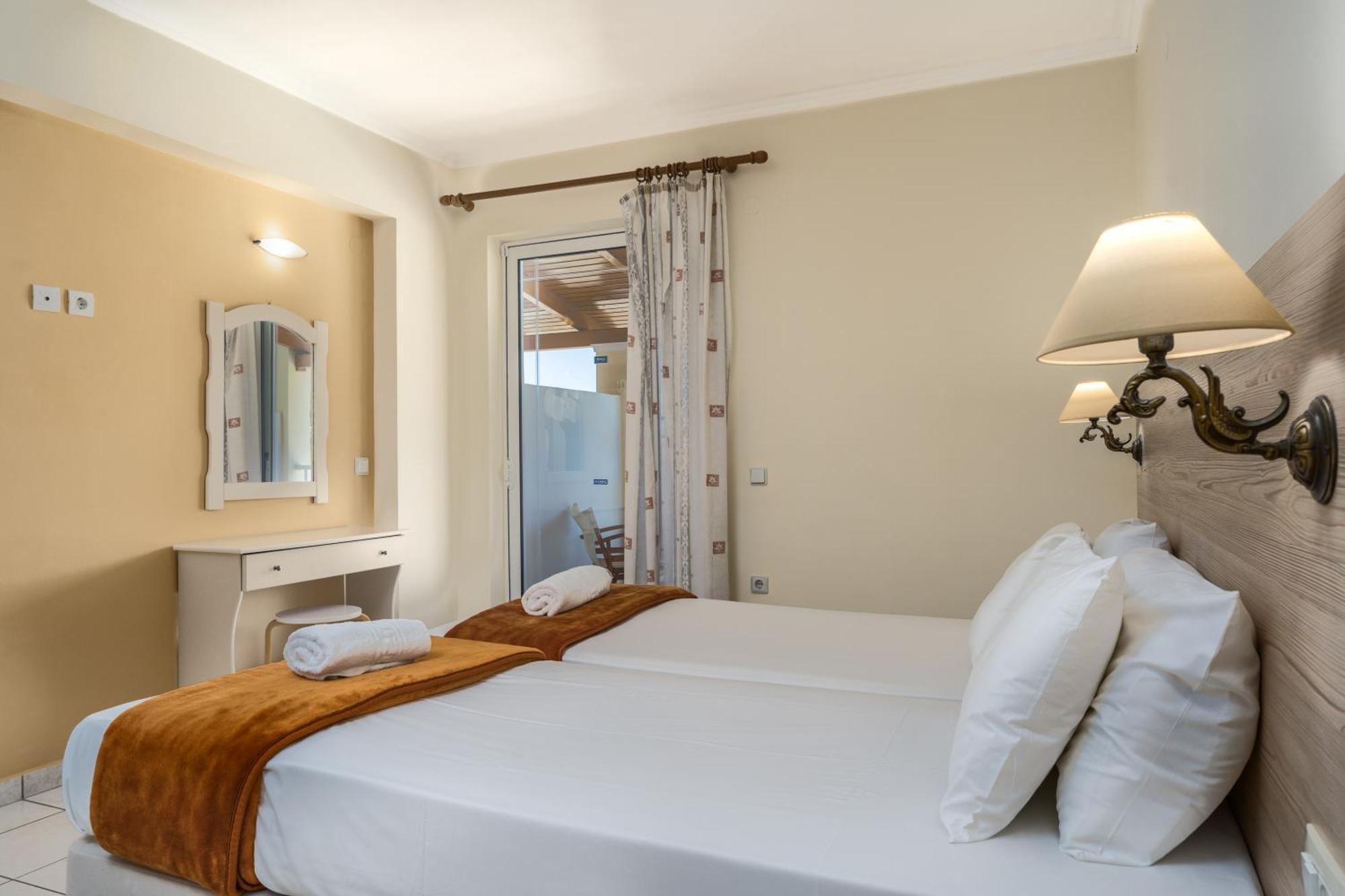 Manousis Aparthotel Tsilivi  Exterior photo